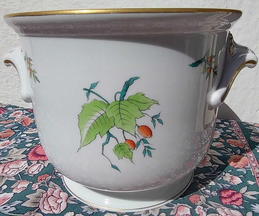 Ръчно рисувана голяма кашпа на Herend Унгария