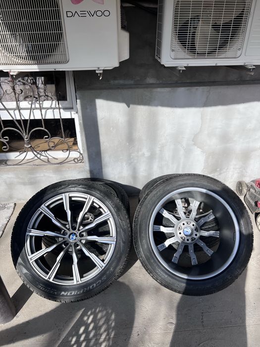 Bmw X7 шины в отличном состоянии (срочно)