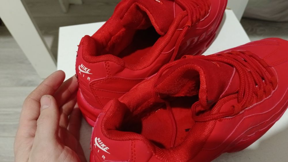 Продам зимние кроссовки