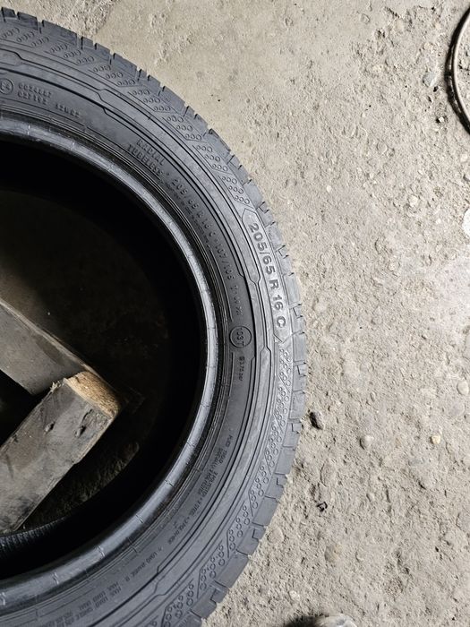 2 anvelope vara 205 65 16C Continental 7.7mm 2021