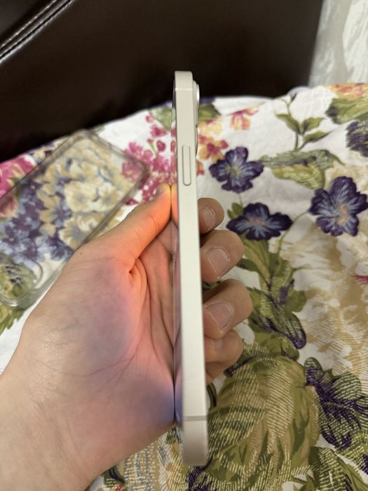 Iphone 14 plus в белом цвете