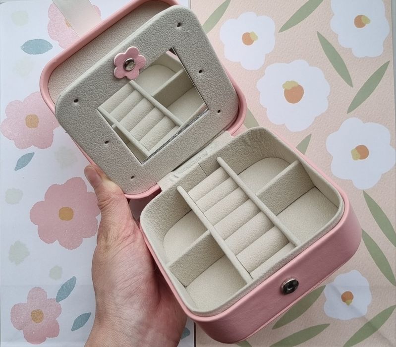 Нежная компактная шкатулка