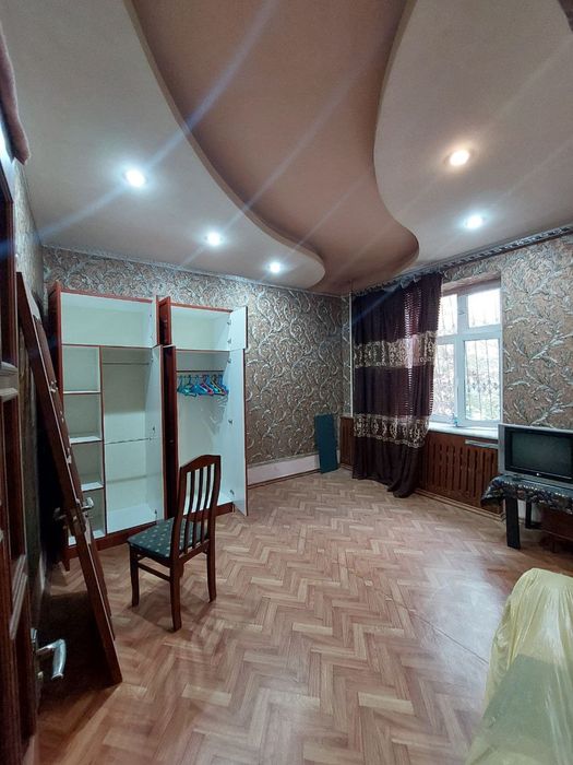 Продаю 2× квартира на 2 этаже 2 этажного дома. Ул Джаркурганский