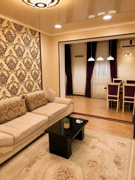 Центр Ташкента , сдается 2 комнатная квартира на короткий срок
