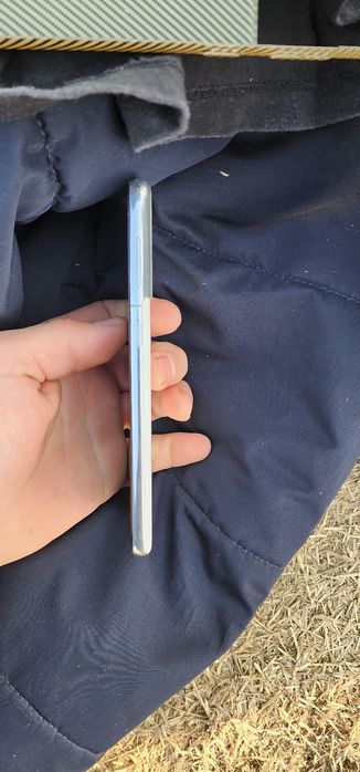 Samsung S21    xotira 256