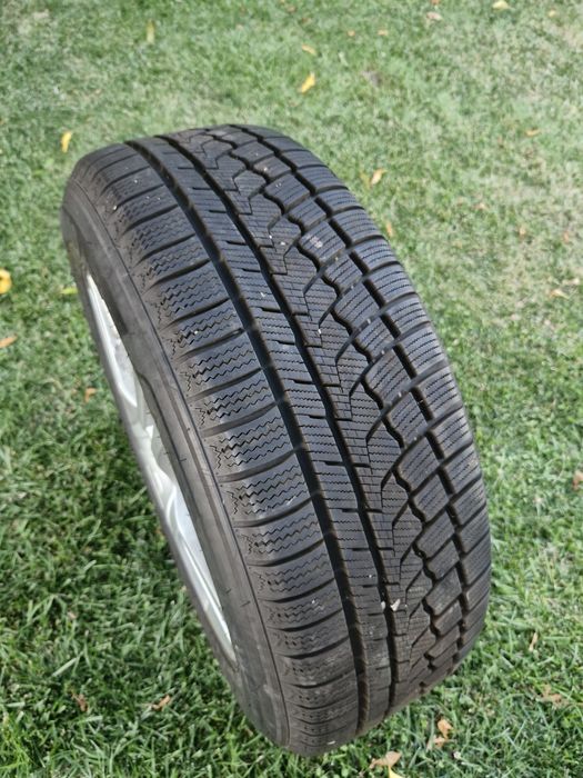 Гуми с джанти 235/60R18 8J et35 dot 2020