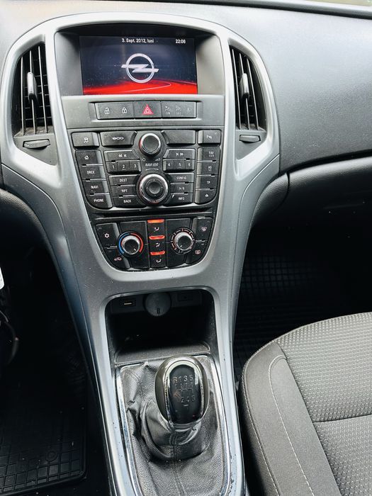 Vand opel astra J 1,6 ecotec 2015 pret fix 4750€