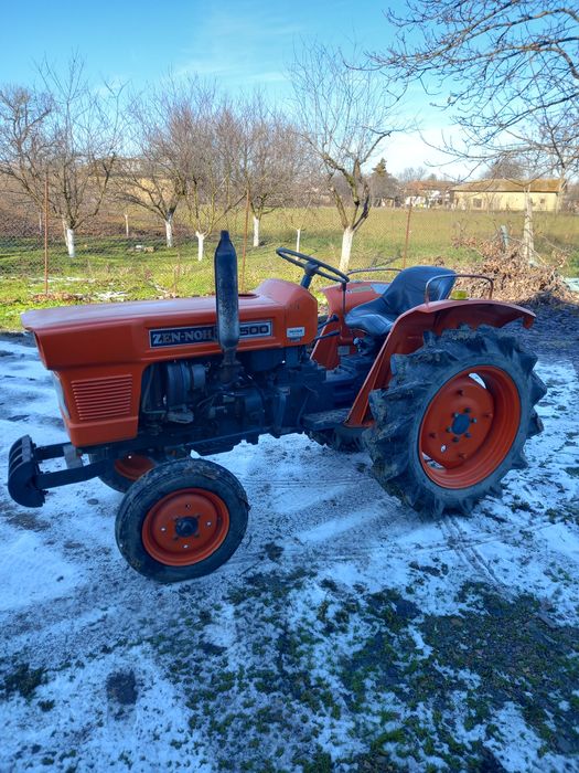 Трактор Кубота, 2 бр. Окопни култиватори и торачка