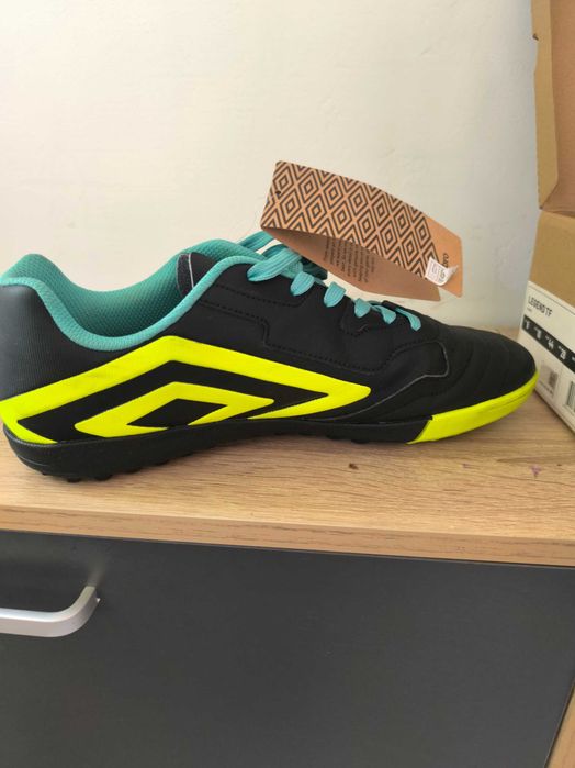 Стоножки за футбол Umbro 44