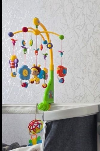 Подвесная игрушка на кроватку