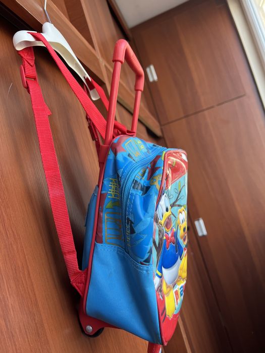 Продам детский рюкзак с колесиками