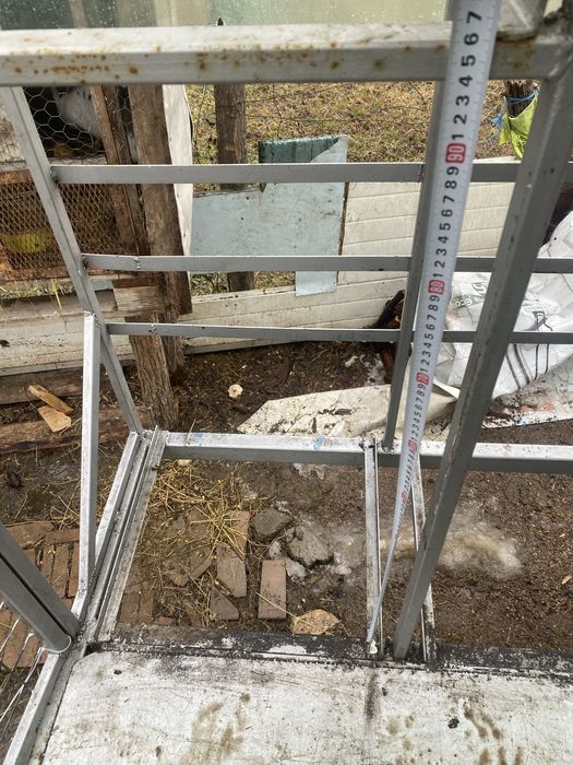 Vând /schimb modul apicol .capacitate de 44 cuti.