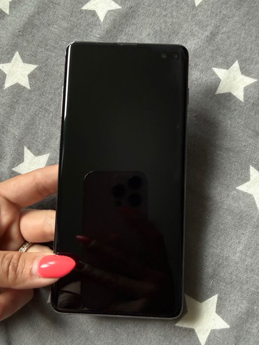 Телефон Samsung s10+