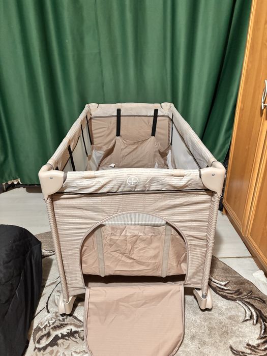 Pătuț pliabil Bebe Royal 120x60 cm, cu masă de înfășat și nivel pentru nou-născut
