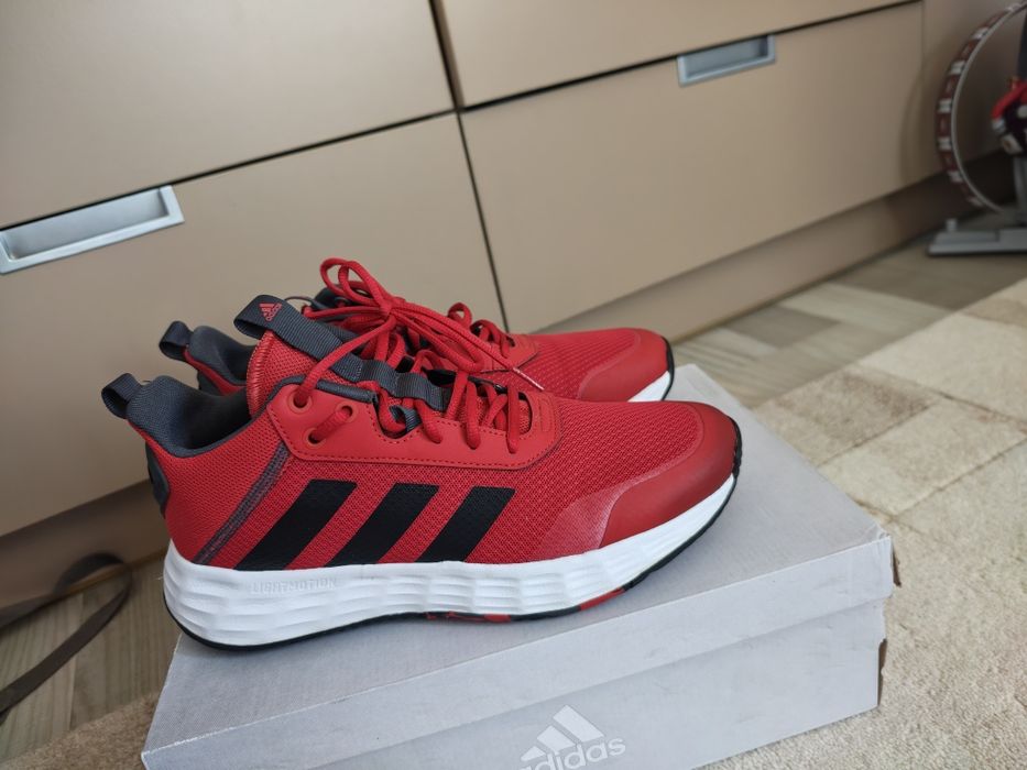 Нови мъжки маратонки adidas ownthegame номер 43 1/3