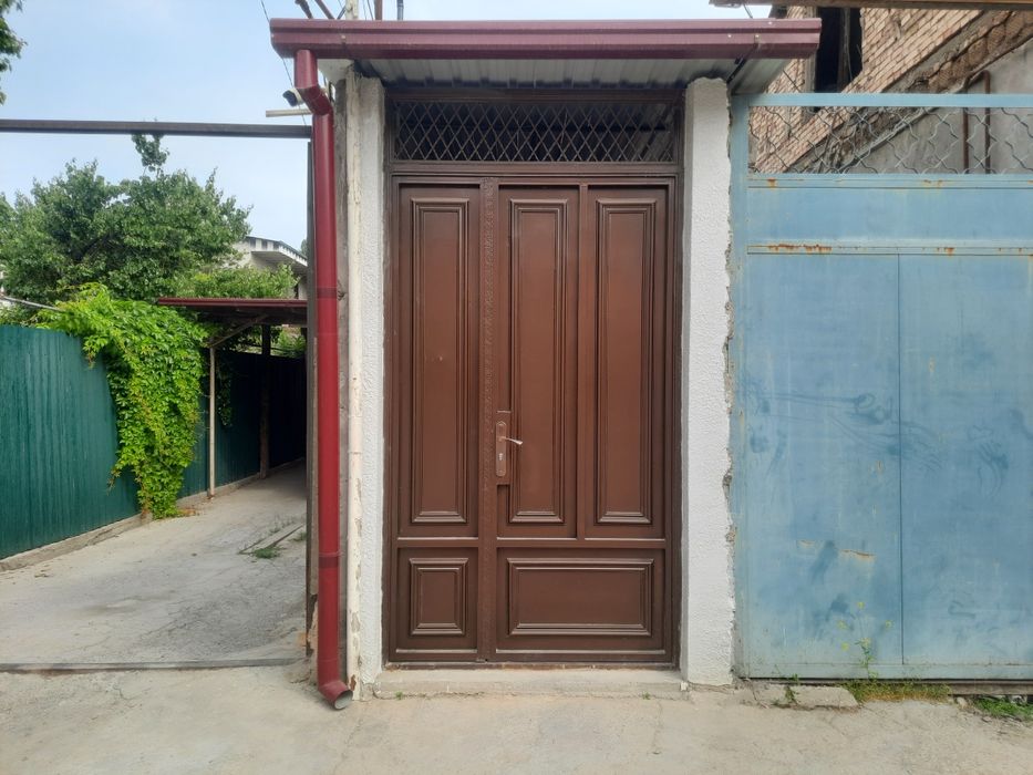 Hovli 2,8 sotiladi srochna