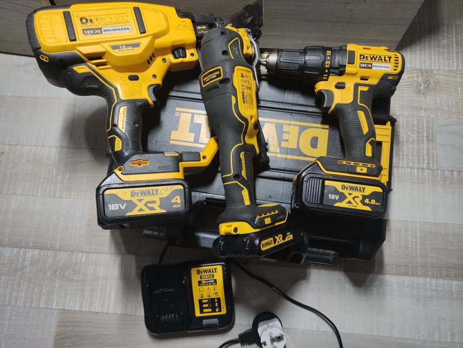 Set scule profesionale DeWalt Brushless pistol cuie multifuncțional