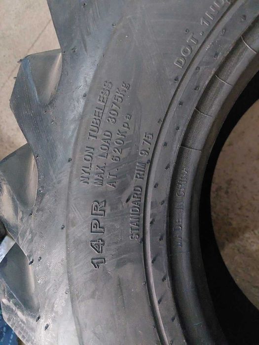 шины для спец техники 12-16.5 Roadbuster