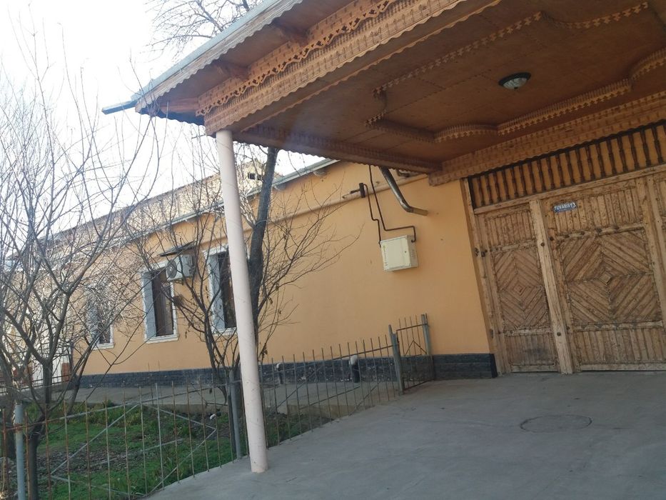 Карши шахри Беклар мфй Тумарис кучаси турар-жой биноси бог билан