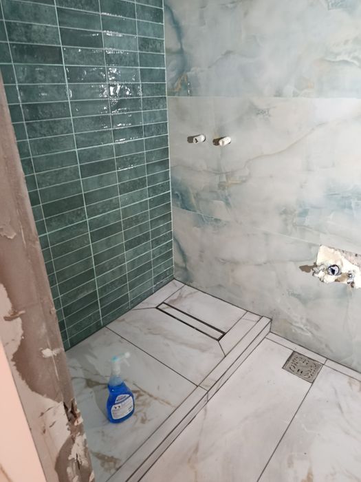 Zugravi instalatori termici ,electric,sanitar