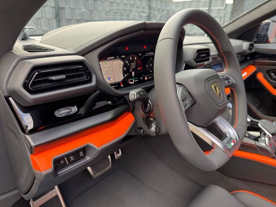 Lamborghini Urus SE 2026