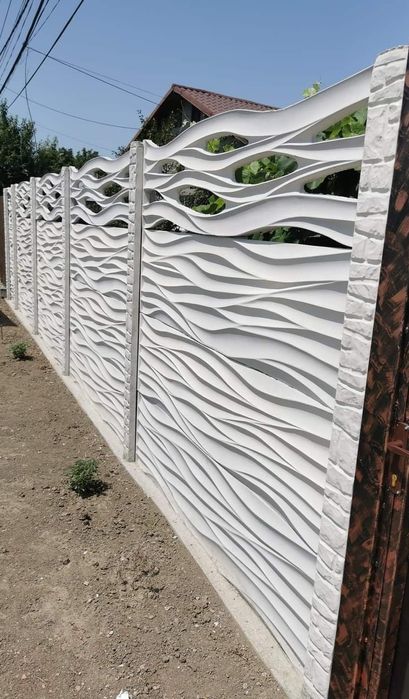 Producem stâlpi placi de gard din beton comprimat Oferim montaj profes