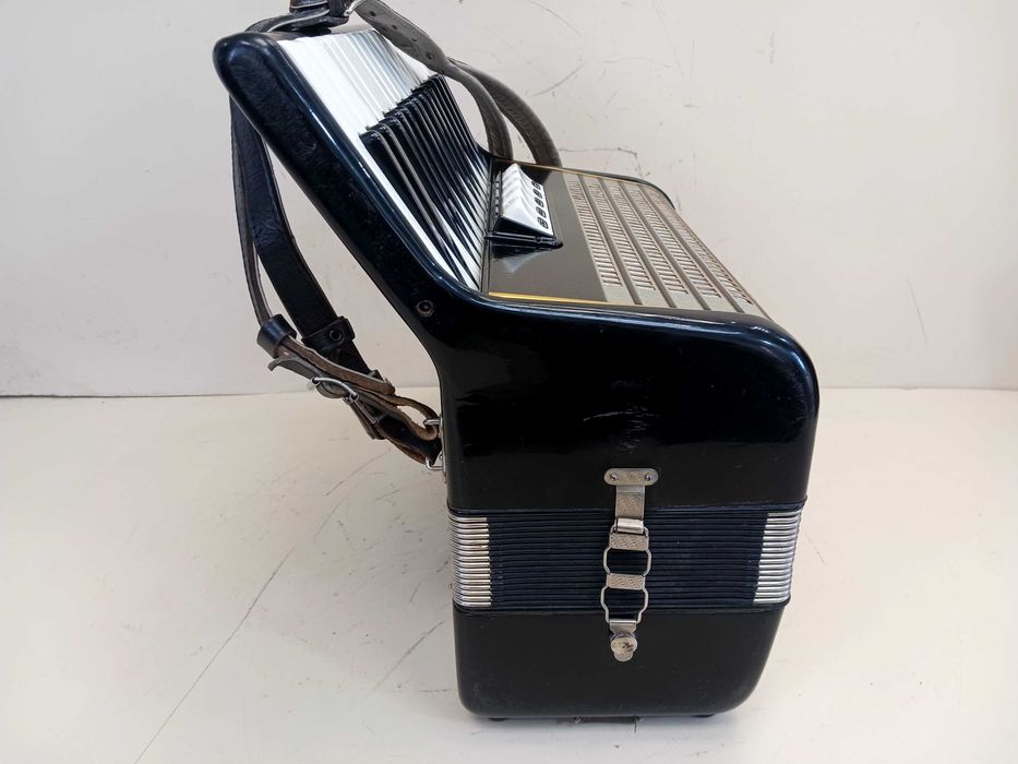 Acordeon Weltmeister 60 de bas