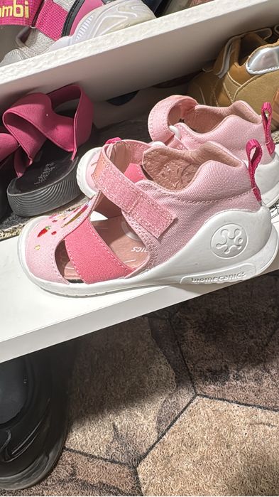 Сандалии для девочки