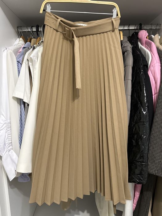 Плисирана пола на zara woman