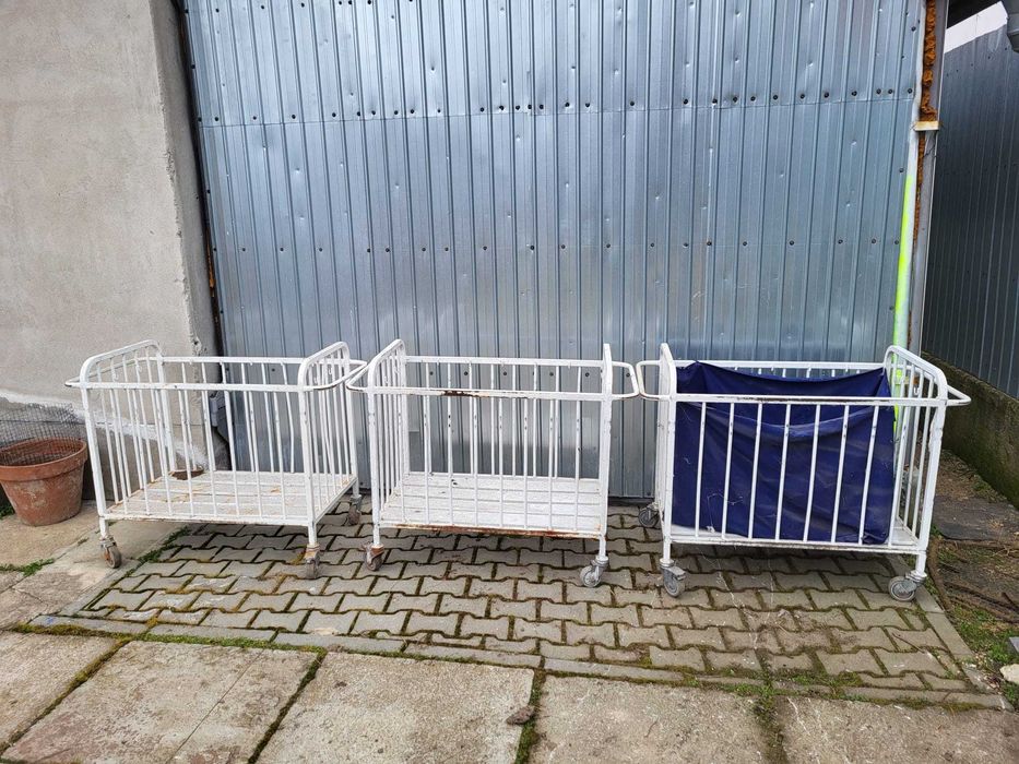 Cărucior și masă inox spălătorie