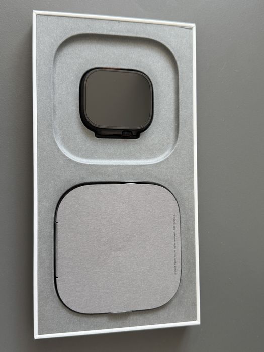 Apple Watch Ultra 2 49mm Black Titanium Black Ocean Band