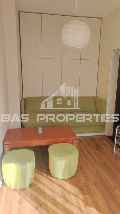 Дава се под наем Двустаен апартамент в София, Център - 49 кв.м за 561 € - Снимка #1