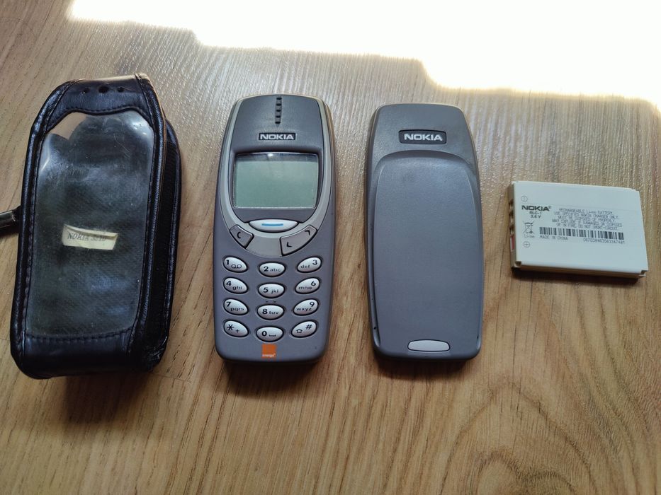 Nokia 3310 gri + husa originala