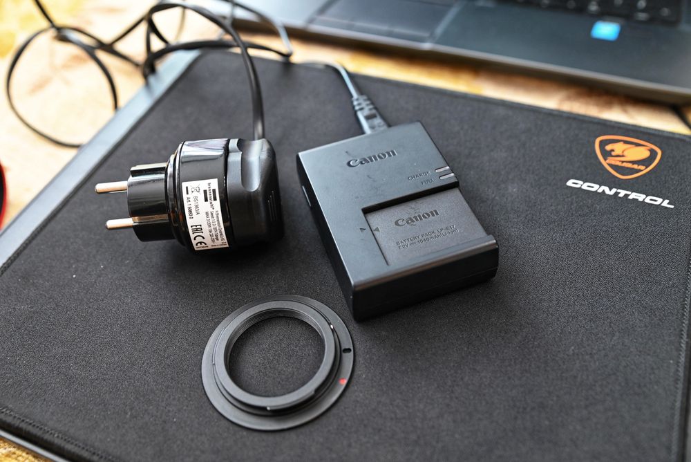 DSLR фотоапарат Canon 750d + EF-S 18-135mm f/3.5-5.6 IS STM