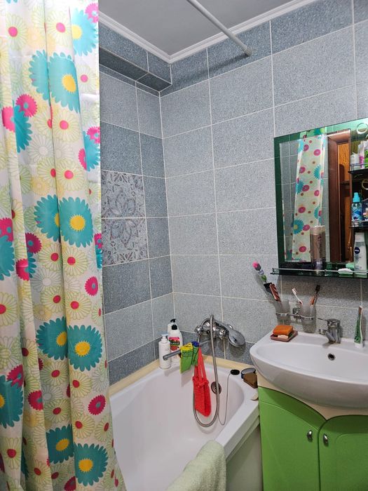 Продам 2 комн .КВ в районе Северного.