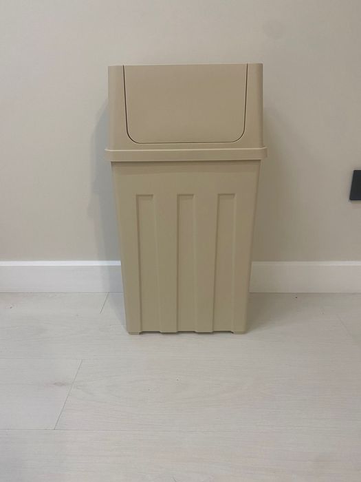 Продается новый мусорный бак