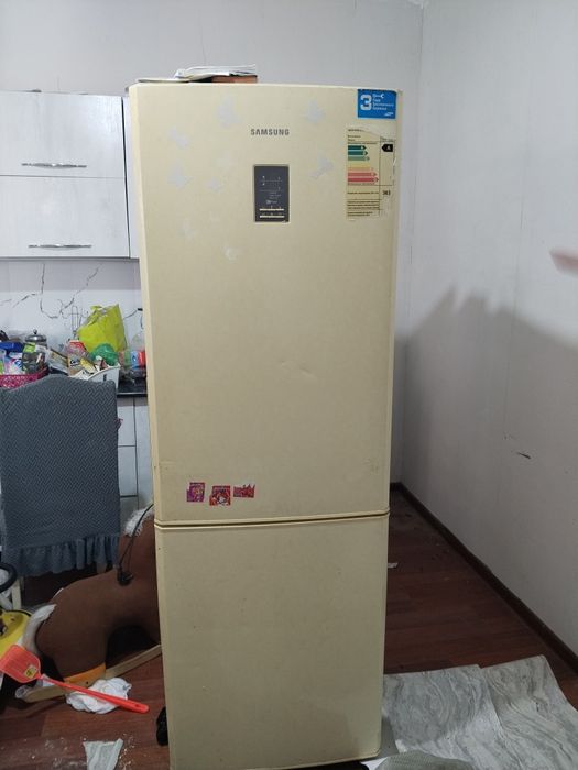 Холодильник продается