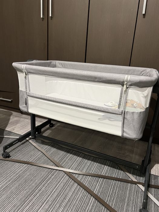 Детская кроватка / манеж