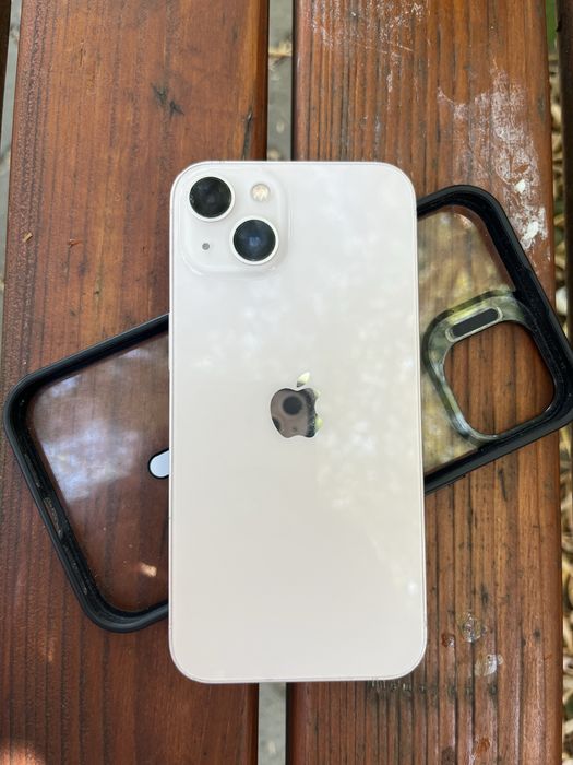 Vând iphone 13