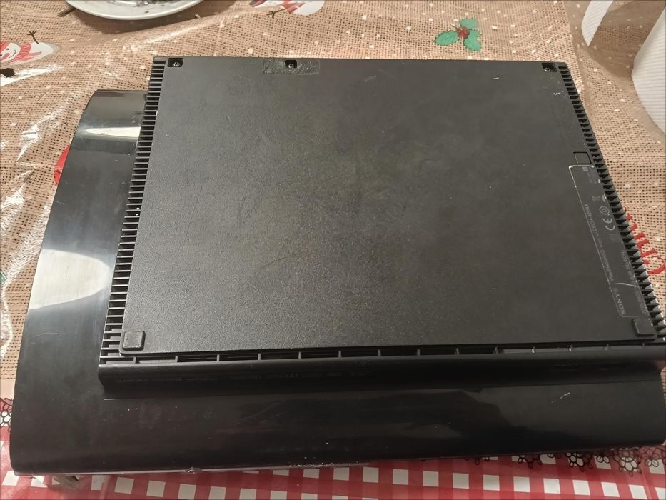 Vând PlayStation 3 perfect funcțional