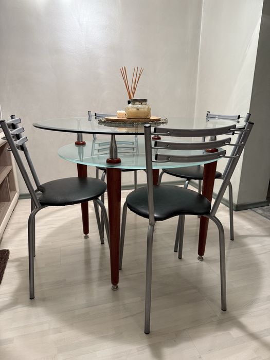 Трапезна маса + 4 стола ПОДАРЪК