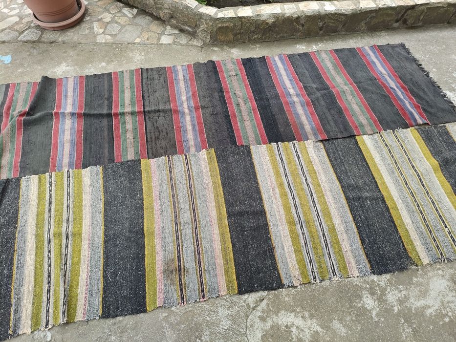 Стари ръчно тъкани черги и килими