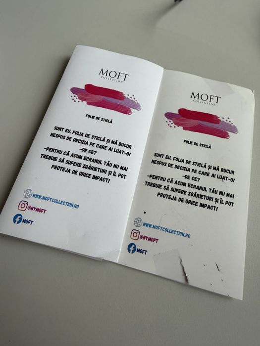 Vand 2 folii de sticla noi Iphone 15 pro