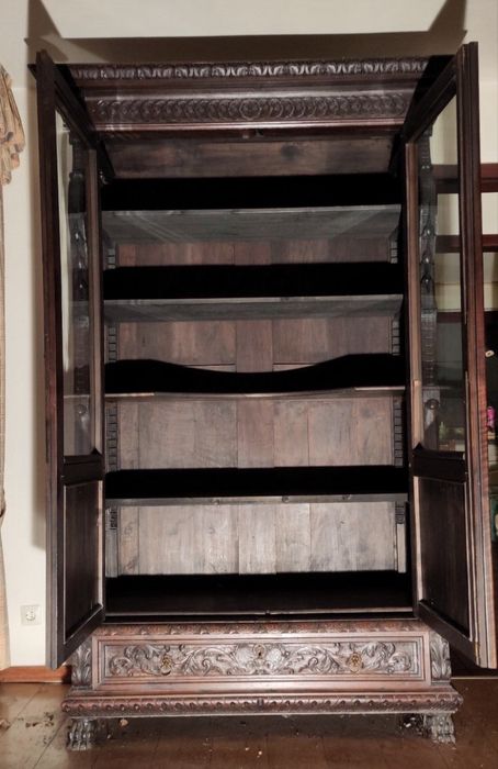 Антикварный буфет