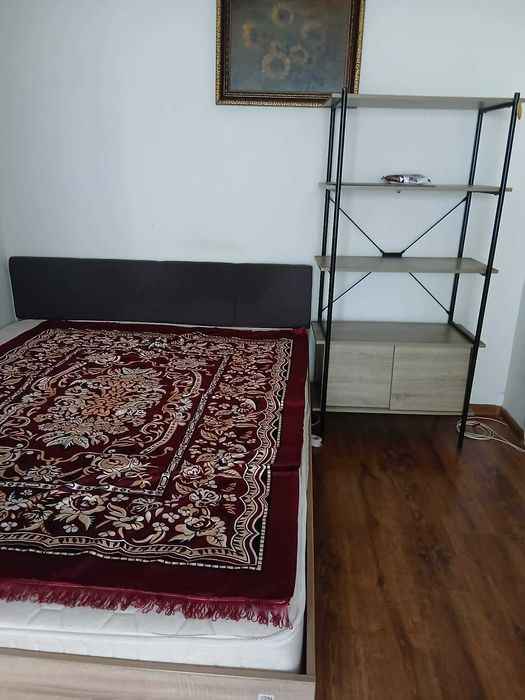 Închiriez apartament