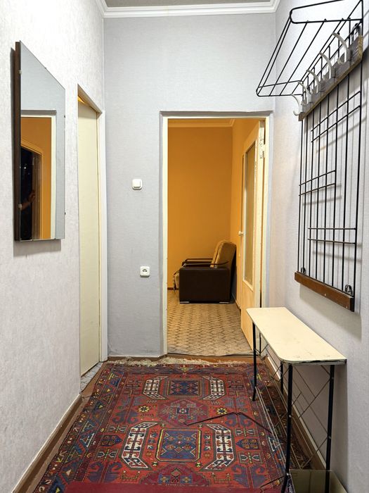 Двухкомнатная 2/3/4 Лисунова 1а, Зеркалка, Кадышева, Школа №151