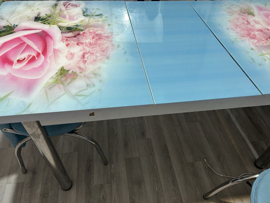 Продам стол кухонный