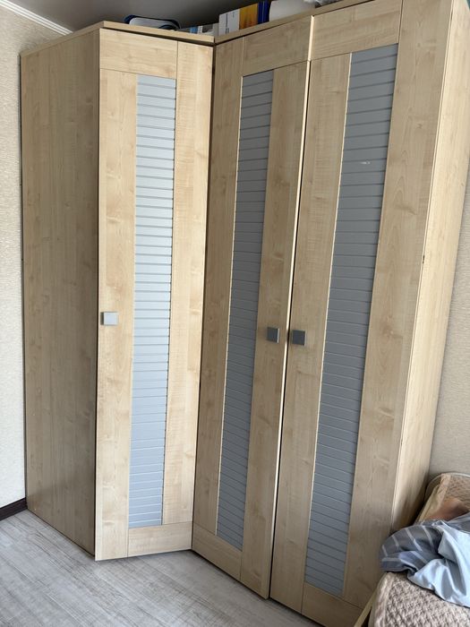 Продам угловой шкаф