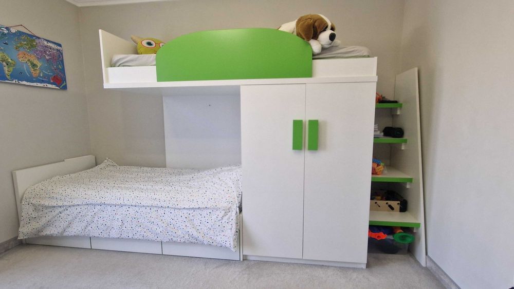 Pat supraetajat copii cu saltele incluse