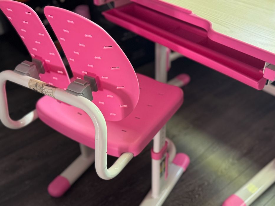 Set birou si scaun copii ergonomic reglabil in înălțime ErgoK IVY roz